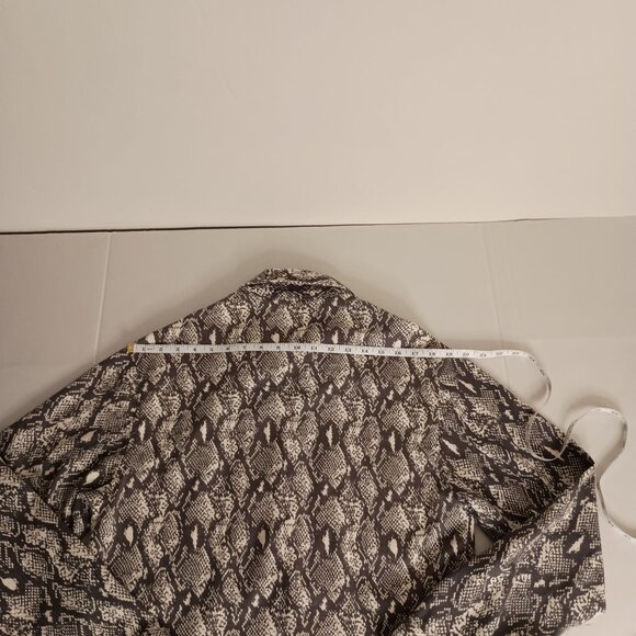 Urban Outfitters Gray and White Snake Skin Print Barn Coat Jacket Women’s Size S - Picture 10 of 15
